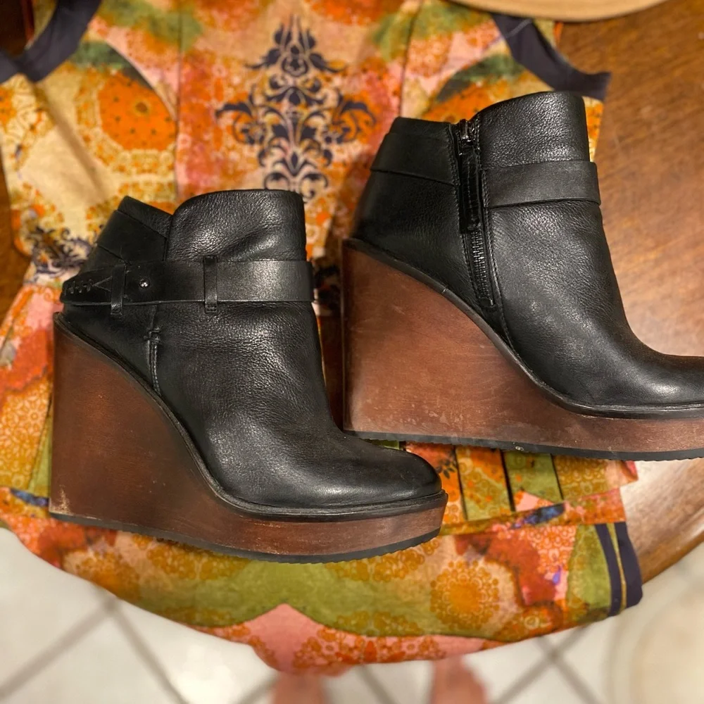 Dolce Vita Color Wedge Bootie Size 7 - Picture 5 of 11